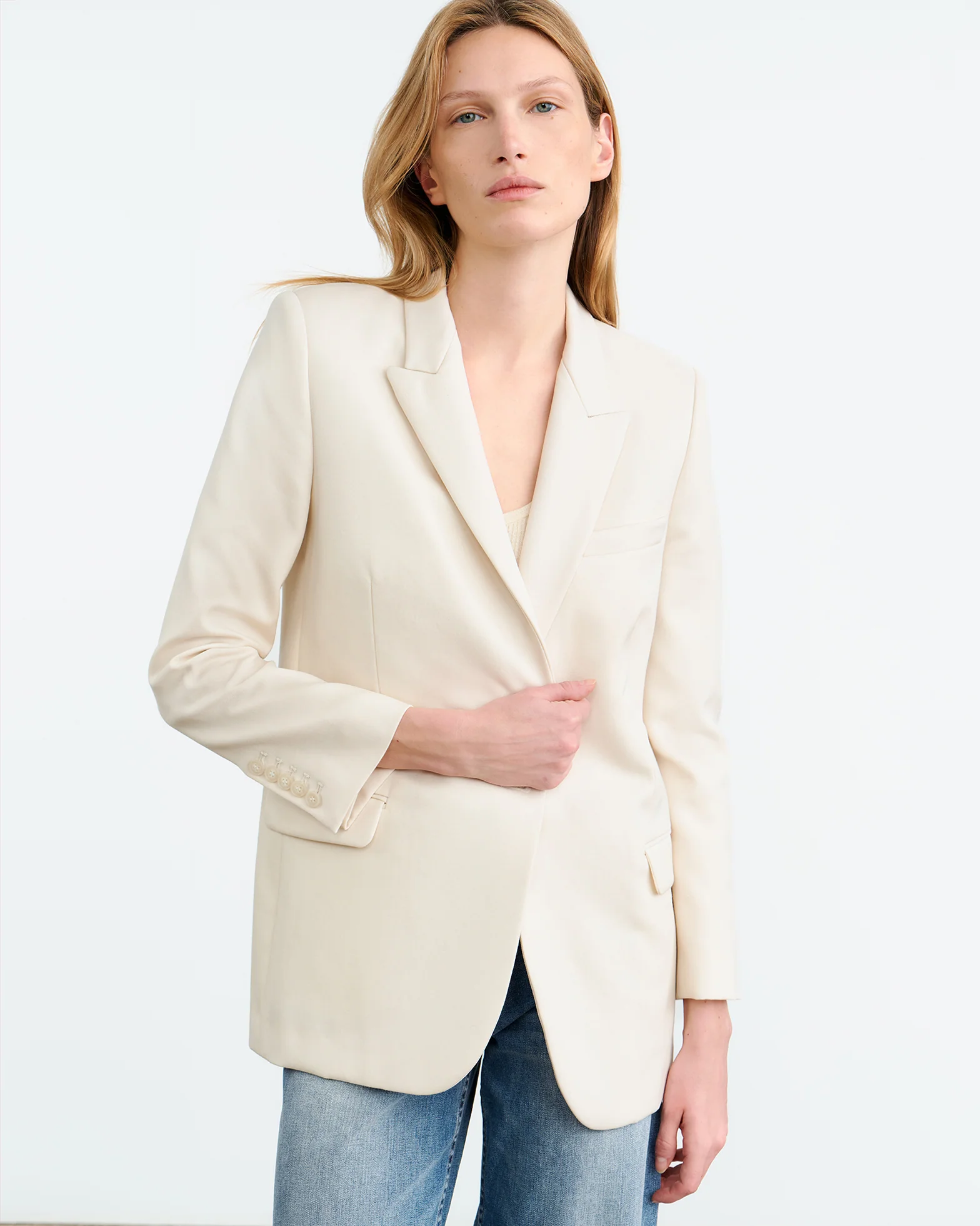 DIANE BLAZER - Image 4