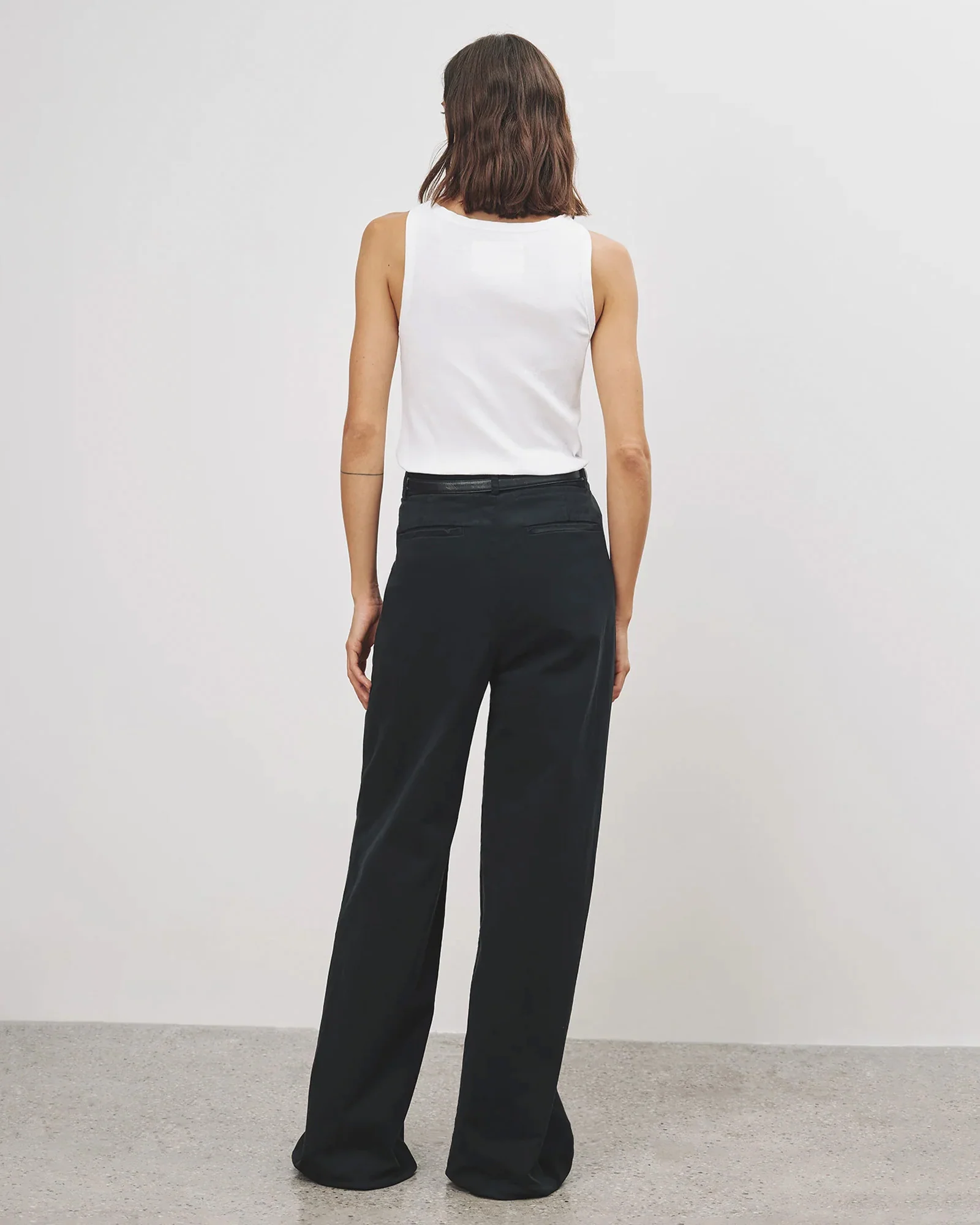 JENNIFER TANK - Image 14