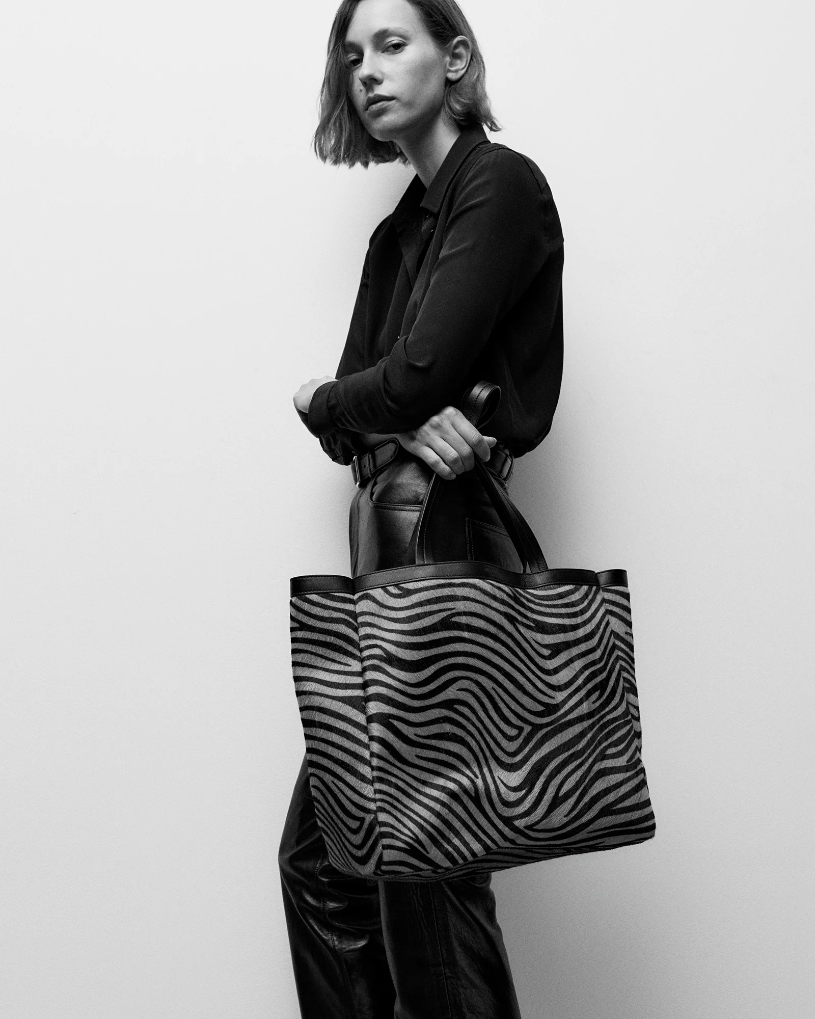 MEDIUM LOREN BAG - Image 10